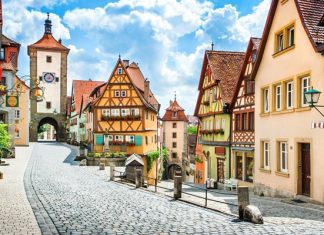 Khám phá top 10 thành phố lãng mạn hàng đầu khi đi tour du lịch Châu Âu Khám phá top 10 thành phố lãng mạn hàng đầu khi đi tour du lịch Châu Âu